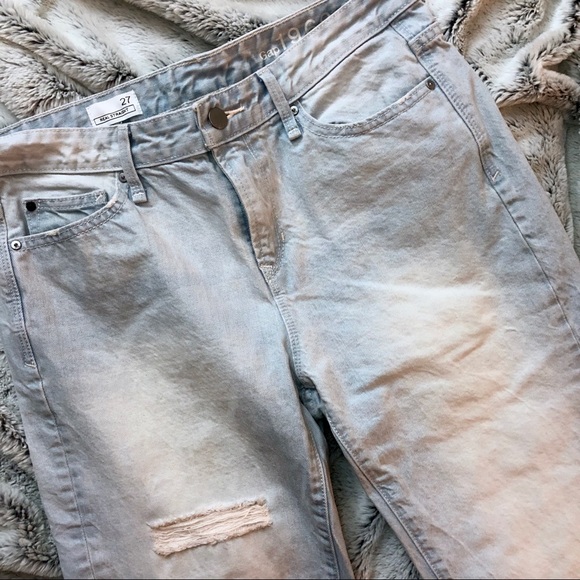 GAP Light Wash Jeans - Picture 1 of 6